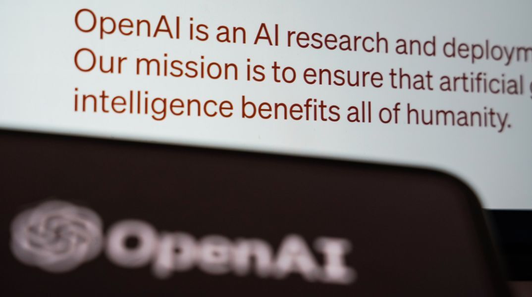 Η OpenAI προτείνει τετραήμερη εργασία χωρίς μείωση μισθού, καθώς η τεχνητή νοημοσύνη αυξάνει την παραγωγικότητα και αλλάζει την αγορά εργασίας.