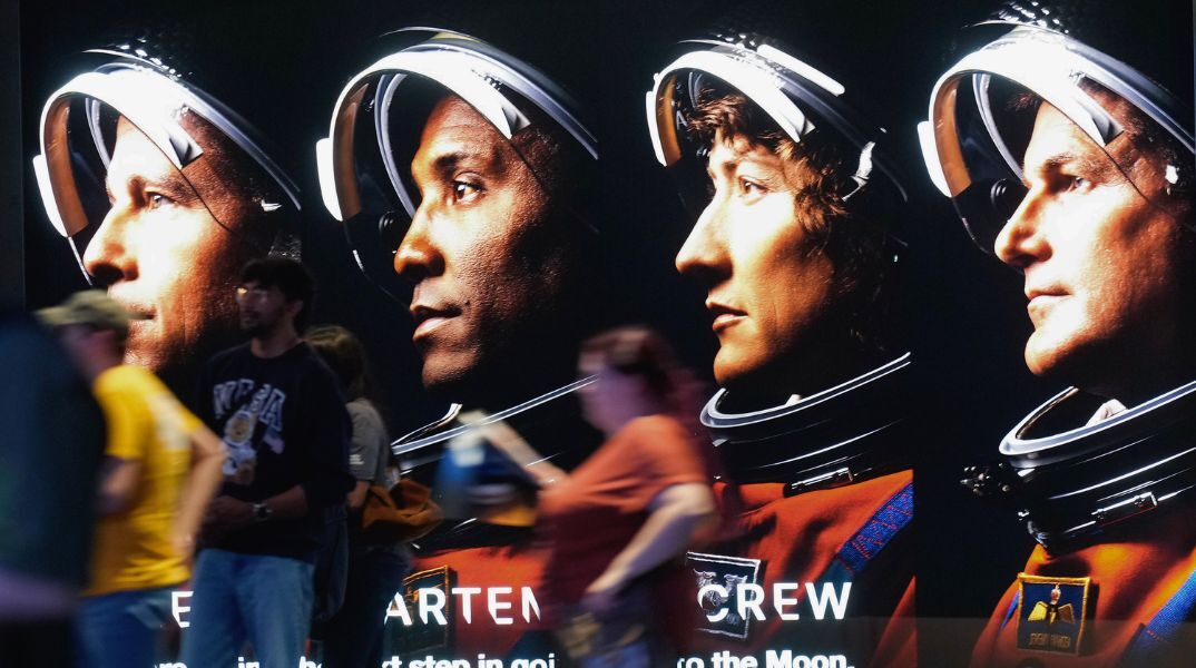 Amaze, amaze, amaze: Όταν το σινεμά φτάνει ως το πιο μακρινό σημείο όπου έχει βρεθεί ο άνθρωπος