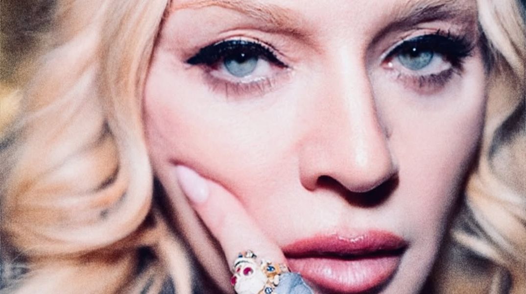 Η Μαντόνα θα εμφανιστεί στη σειρά του Σεθ Ρόγκεν The Studio, σατιρίζοντας την περιπέτεια της ακυρωθείσας βιογραφικής ταινίας για τη ζωή της.