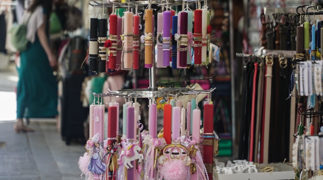 Λαμπάδες σε σταντ καταστήματος