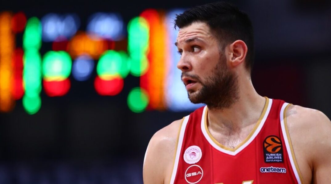 Κώστας Παπανικολάου