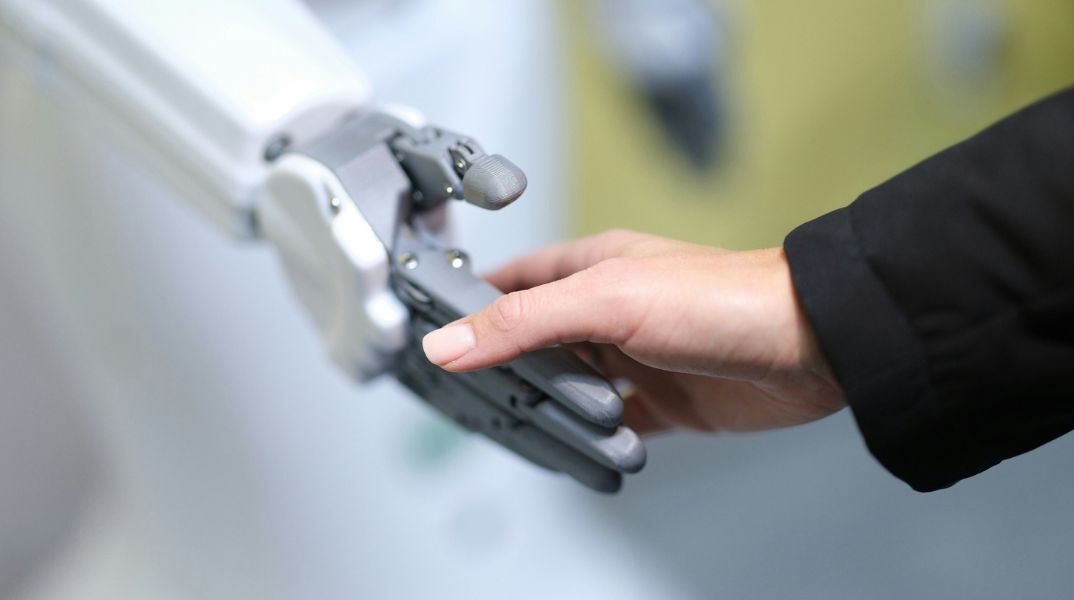 Ειδικός στην τεχνητή νοημοσύνη υποστηρίζει ότι ζούμε σε προσομοίωση, καθώς η τεχνολογία και η εικονική πραγματικότητα γίνονται όλο και πιο ρεαλιστικές