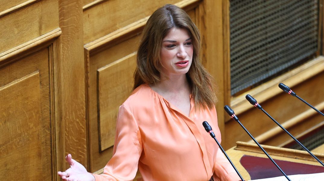 Κατερίνα Νοτοπούλου: Έχασα την ακοή μου, βασίζομαι στη χειλεανάγνωση, φοράω ακουστικά