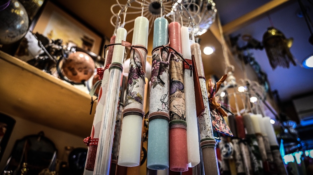 Λαμπάδες σε κατάστημα