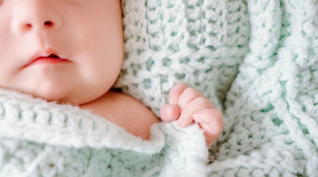 Πύργος: Συγκλονισμένη η διοικήτρια του Καραμανδάνειου με τη βάναυση κακοποίηση του βρέφους