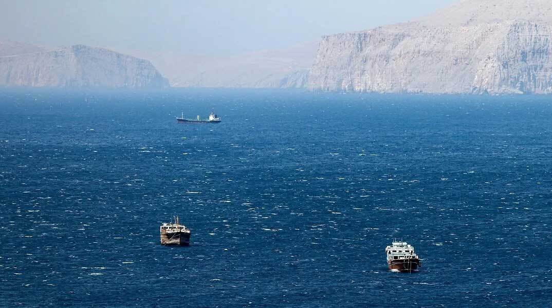 Πλοία στα Στενά του Ορμούζ