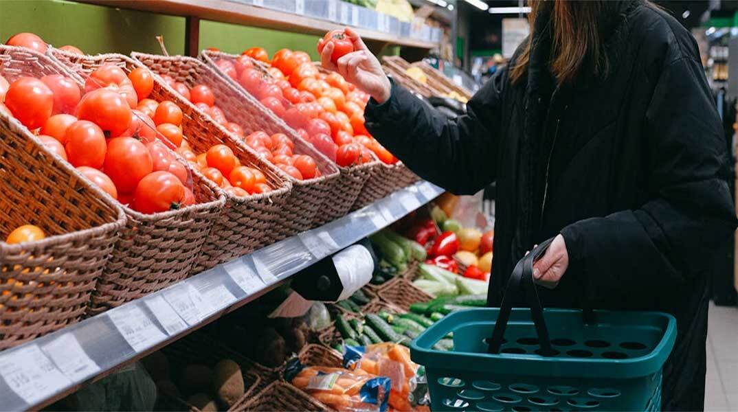 Ψώνια στο σούπερ μάρκετ για το Πάσχα
