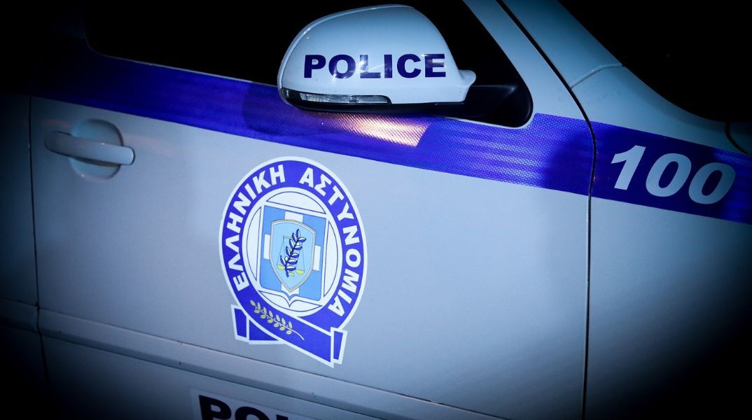 Καταδίωξη διαρρηκτών στη Βάρη με πυροβολισμούς από αστυνομικούς - Οι δράστες διέφυγαν με SUV - Σε εξέλιξη έρευνες για τον εντοπισμό τους.