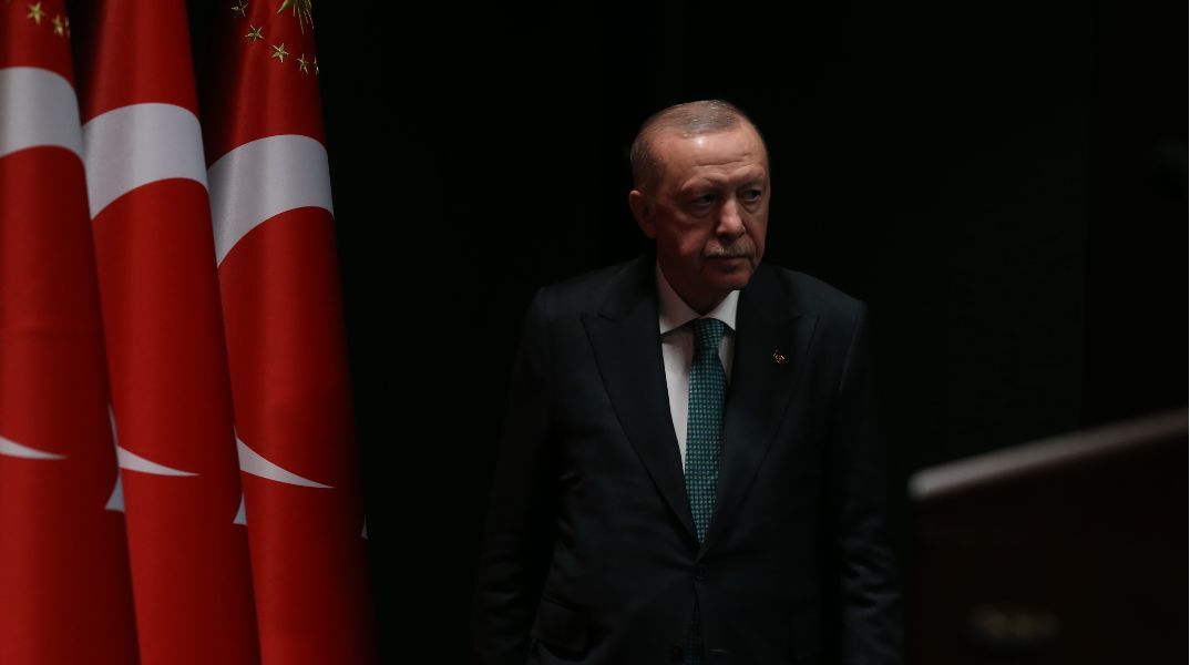 Ο Ερντογάν εξαπολύει σφοδρή επίθεση στο Ισραήλ, μιλά για «παράνομο πόλεμο» και στέλνει μήνυμα ισχύος, τονίζοντας ότι η Τουρκία δεν απειλείται από καμία δύναμη