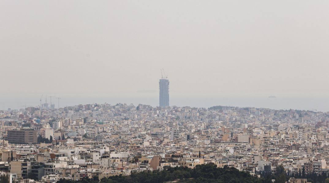Βλέπουμε την αφρικανική σκόνη στον ουρανό, αλλά δεν τη «ζούμε» στην επιφάνεια - Η ανάρτηση Κολυδά