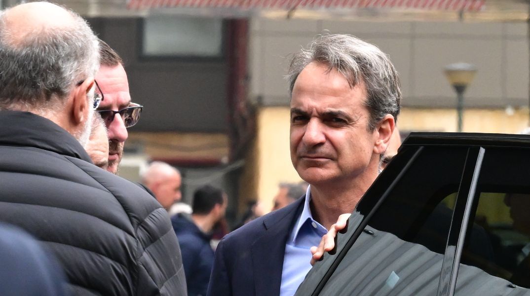 Ξανά στον «Ευαγγελισμό» ο Μητσοτάκης για να ενημερωθεί για την υγεία του Μυλωνάκη