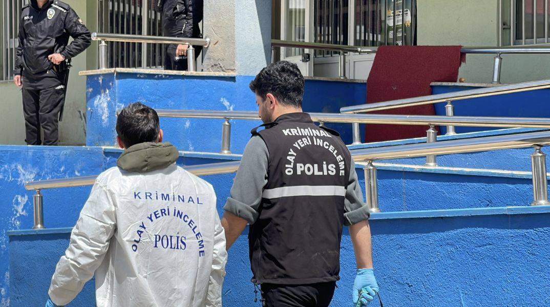 Η τουρκική αστυνομία συνέλαβε 83 άτομα για αναρτήσεις που επαινούσαν δύο φονικές σχολικές επιθέσεις, μπλοκάροντας εκατοντάδες λογαριασμούς.