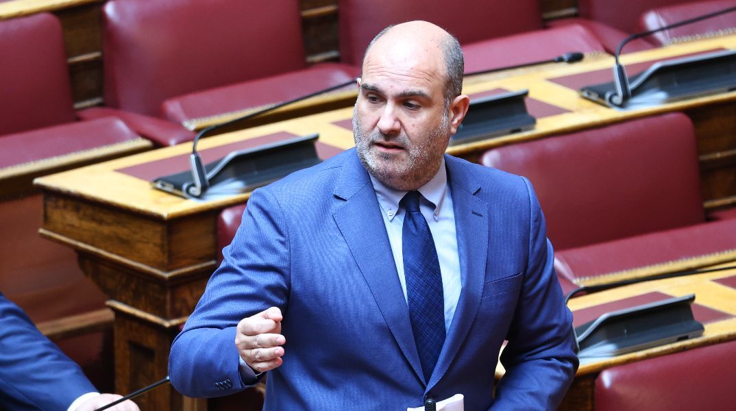 Δημήτρης Μαρκόπουλος: Δεν θα περιφέρω τα πτυχία μου για να ικανοποιηθεί ο βούρκος