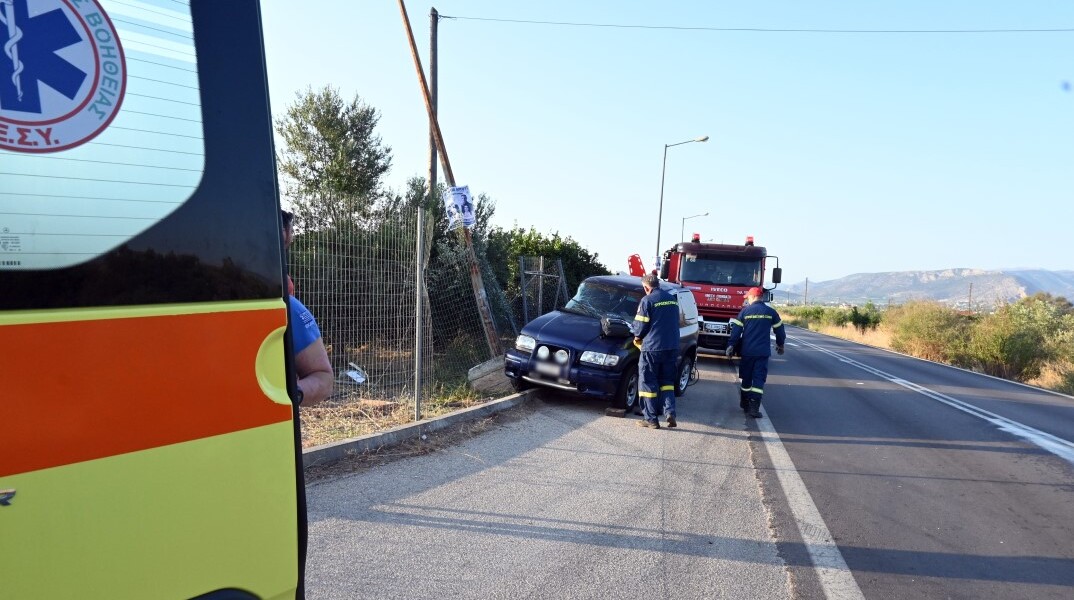 Ασθενοφόρο ΕΚΑΒ σε τροχαίο