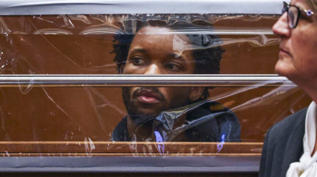 O D4vd στα έδρανα του κατηγορουμένου