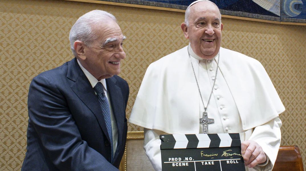 Η νέα ταινία του Μάρτιν Σκορσέζε για τον Πάπα Φραγκίσκο κάνει παγκόσμια πρεμιέρα στο Βατικανό, περιλαμβάνοντας την τελευταία μεγάλη συνέντευξη του ποντίφικα