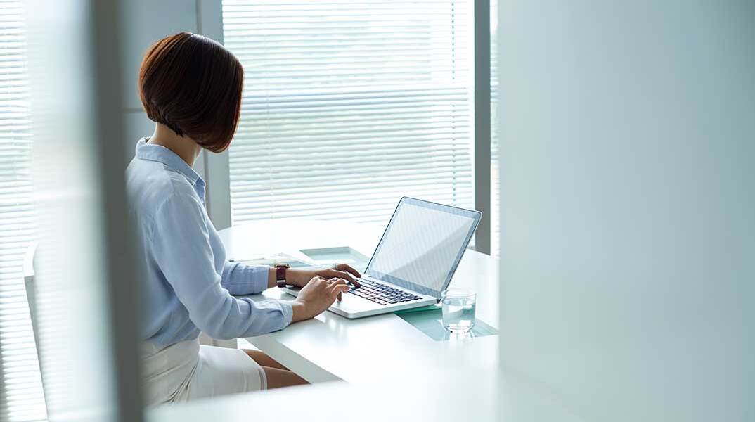 Εργαζόμενη στον ιδιωτικό τομέα