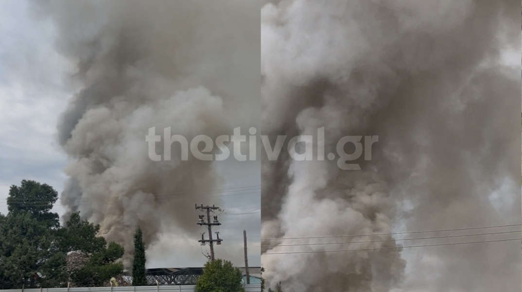Πυκνοί καπνοί από τη φωτιά στην εταιρεία ανακύκλωσης στη Θεσσαλονίκη