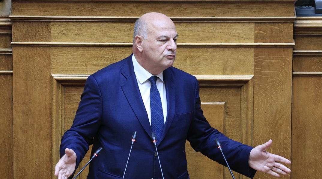 Κώστας Τσιάρας