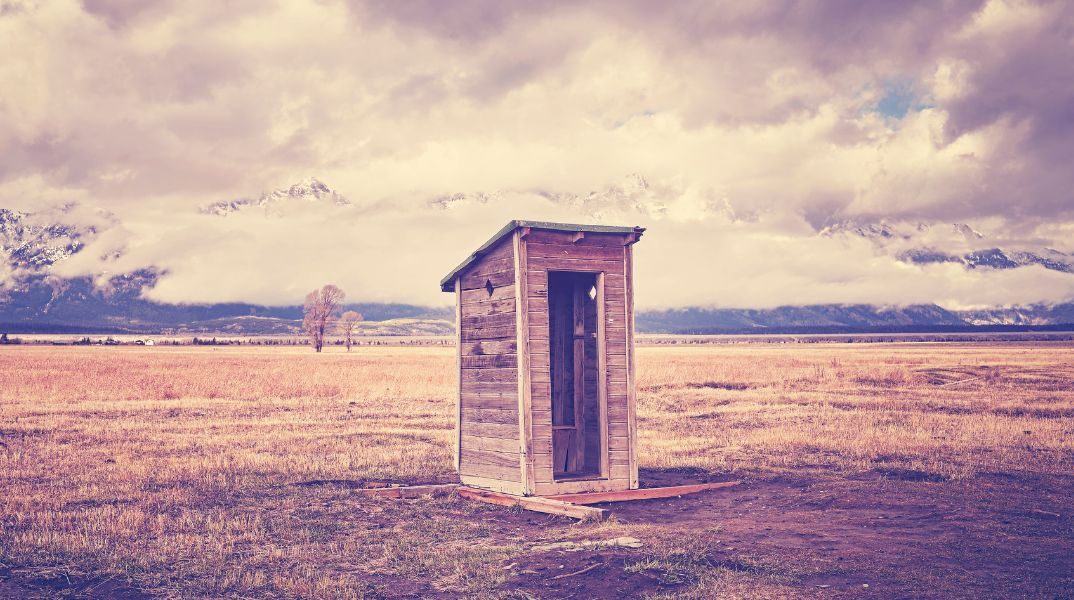 Αυστραλία: Μια γυναίκα βρέθηκε παγιδευμένη μέχρι τη μέση σε λύματα για τρεις ώρες, όταν η υπαίθρια τουαλέτα που χρησιμοποιούσε κατέρρευσε