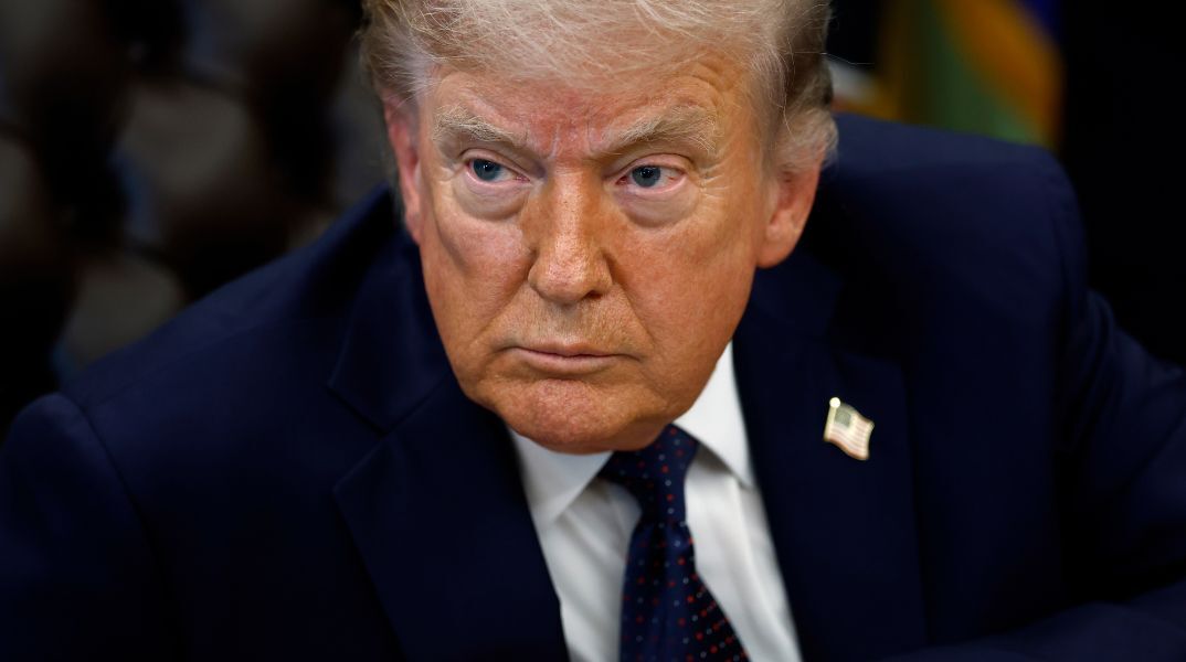 ΗΠΑ: Η δυσαρέσκεια για τον Ντόναλντ Τραμπ αυξάνεται στο 58%, με οικονομία, πόλεμο στο Ιράν και τιμές να συρρικνώνουν τα ποσοστά αποδοχής του.