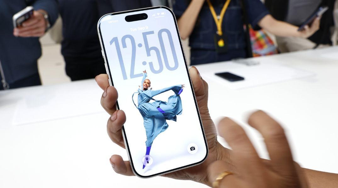 Μια προεπιλεγμένη ρύθμιση της Apple εξαντλεί τη μπαταρία του iPhone - Μάθετε πώς να την απενεργοποιήσετε για να εξοικονομήσετε ενέργεια και δεδομένα