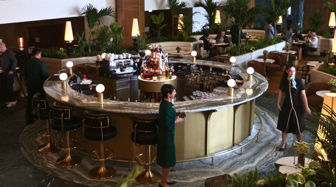 Μια βραδιά στο πρώην  Hilton – Πετάει η ΔΕΗ – Tιμές που καίνε στον Βοτανικό