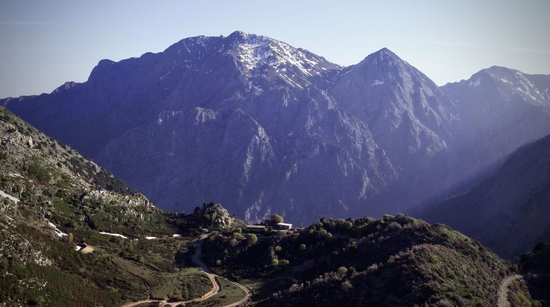 «Λευκά Όρη»: Το βραβευμένο ντοκιμαντέρ του Αλέξανδρου Παπαθανασίου έρχεται στην Ταινιοθήκη της Ελλάδος