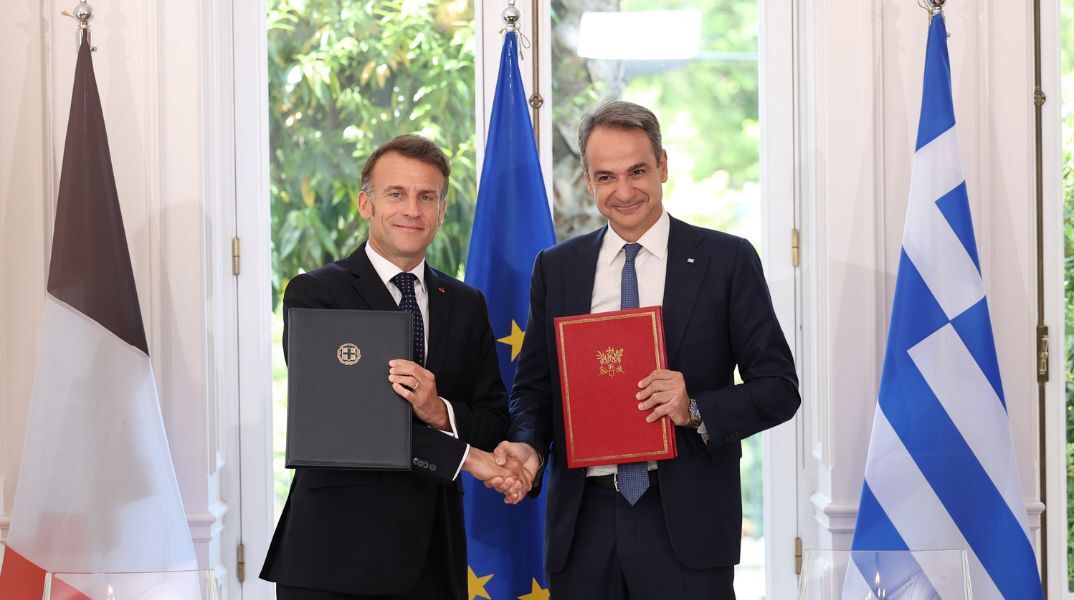 Εννέα συμφωνίες Ελλάδας-Γαλλίας υπεγράφησαν στο Μαξίμου - Καλύπτουν την άμυνα, την πυρηνική τεχνολογία και την παιδεία, ενισχύοντας τη διμερή συμμαχία.