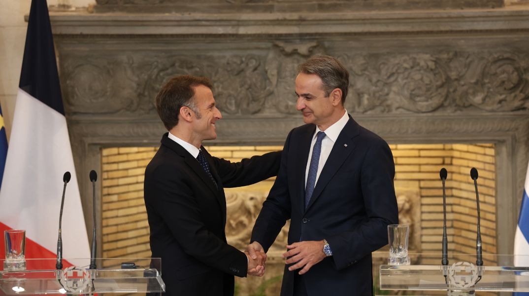 Κυριάκος Μητσοτάκης και Εμανουέλ Μακρόν επιβεβαίωσαν τη στρατηγική σύμπλευση Ελλάδας - Γαλλίας σε άμυνα, ενέργεια και ανταγωνιστικότητα