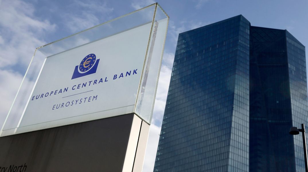 ΕΚΤ: Αναμένεται να διατηρήσει σταθερά τα επιτόκια την ερχόμενη Πέμπτη - Τι λένε οι αναλυτές για πληθωρισμό και επιπτώσεις του πολέμου