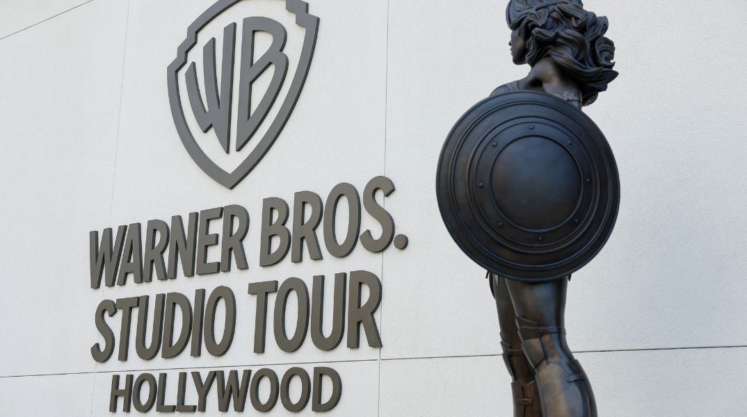 Explainer: Τι σημαίνει η «συγχώνευση του αιώνα» Warner Bros - Paramount Skydance για το streaming, τους κινηματογράφους και το τοπίο της ενημέρωσης