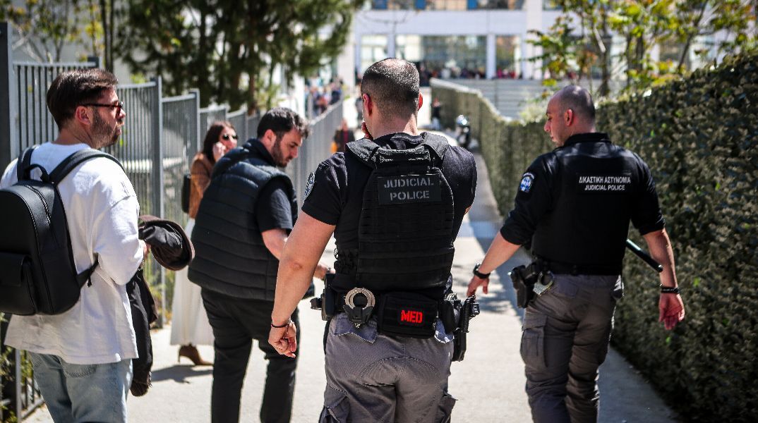 Ψάχνουν τον 89χρονο στο Εφετείο και στα Πατήσια - Ελέγχουν τους χώρους μην τυχόν και είναι ακόμη εκεί