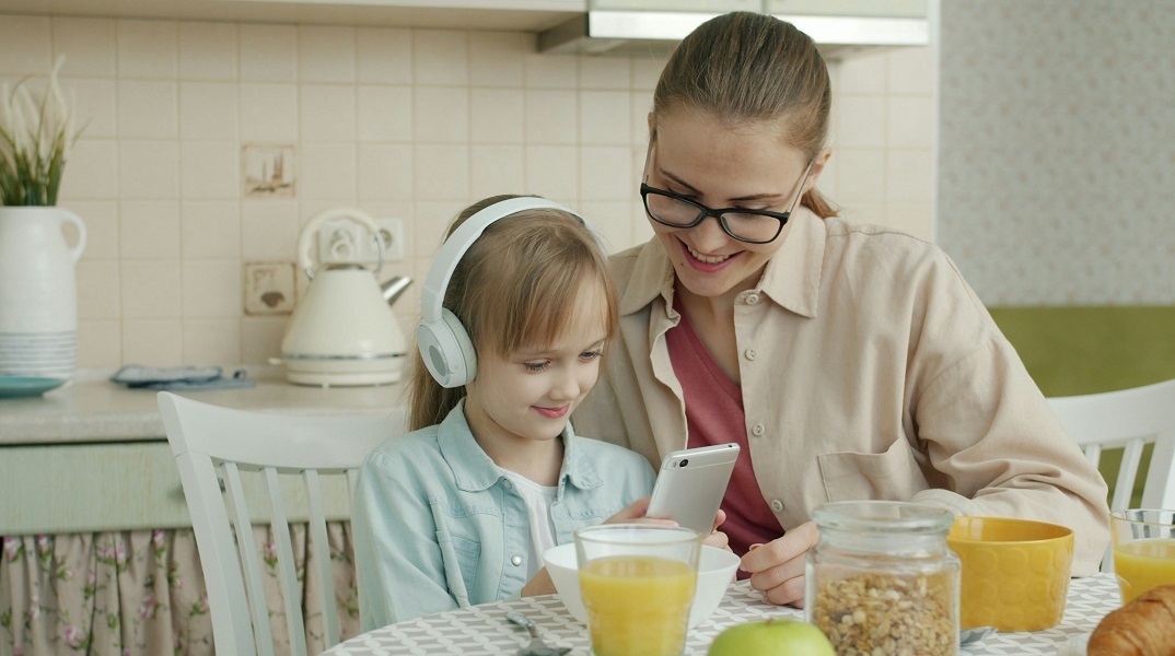 Απαγόρευση social media στους ανηλίκους: Λύση ή επικίνδυνη απλούστευση;
