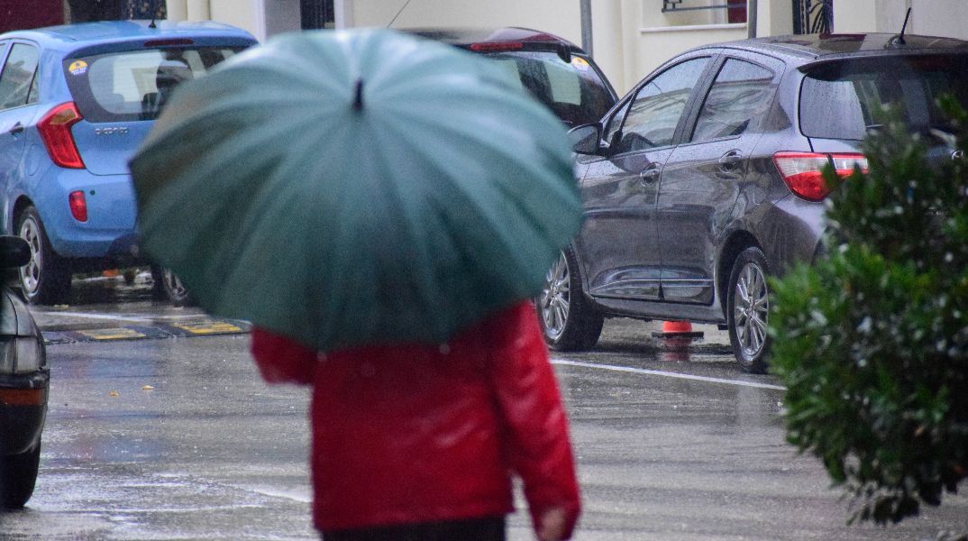 Πώς θα είναι ο καιρός στην Αττική την Πρωτομαγιά - Σε ποιες περιοχές θα βρέχει