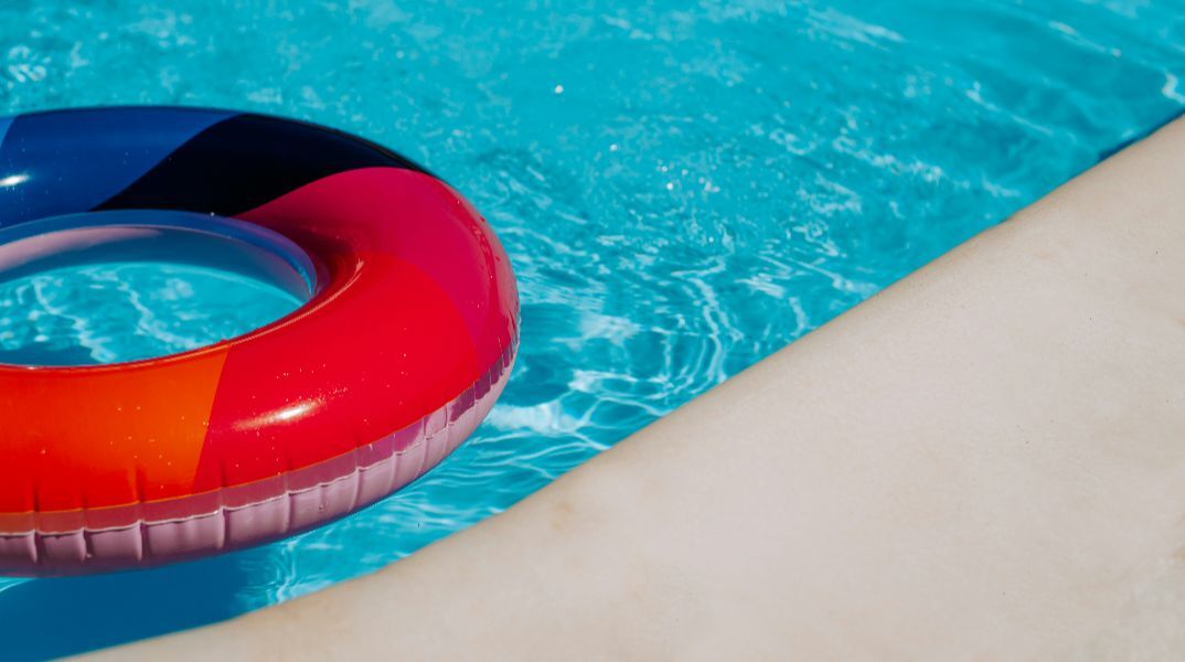 Κρήτη: Ελεύθεροι οι 3 συλληφθέντες για τον τραυματισμό 5χρονου σε πισίνα ξενοδοχείου