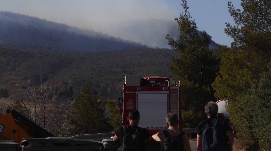 Φωτιά τώρα στην Πάρνηθα