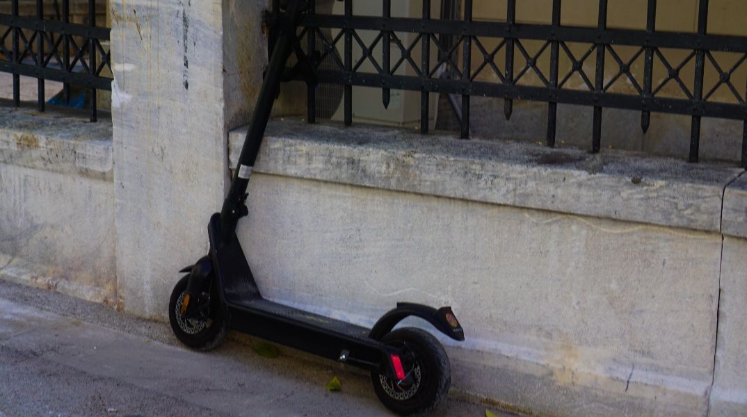 Τραγωδία στην Ηλεία: Ο 13χρονος με το πατίνι προσπάθησε να αποφύγει σταθμευμένο όχημα