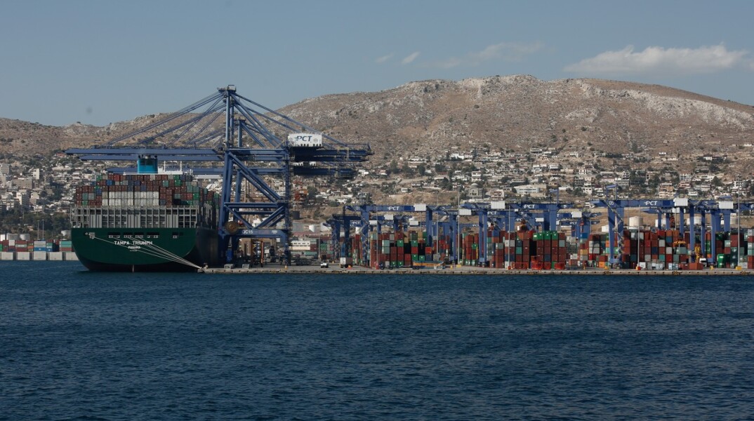 Εργατικό ατύχημα σε ναυπηγείο στο Πέραμα: 59χρονος ναυπηγοξυλουργός τραυματίστηκε στο χέρι