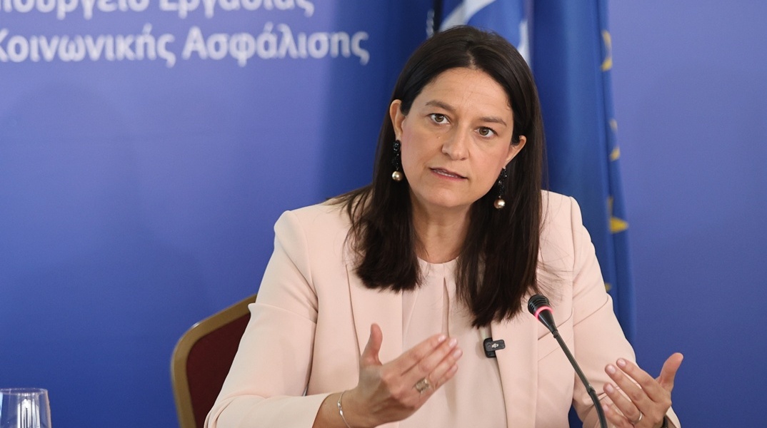 Η υπουργός Εργασίας, Νίκη Κεραμέως