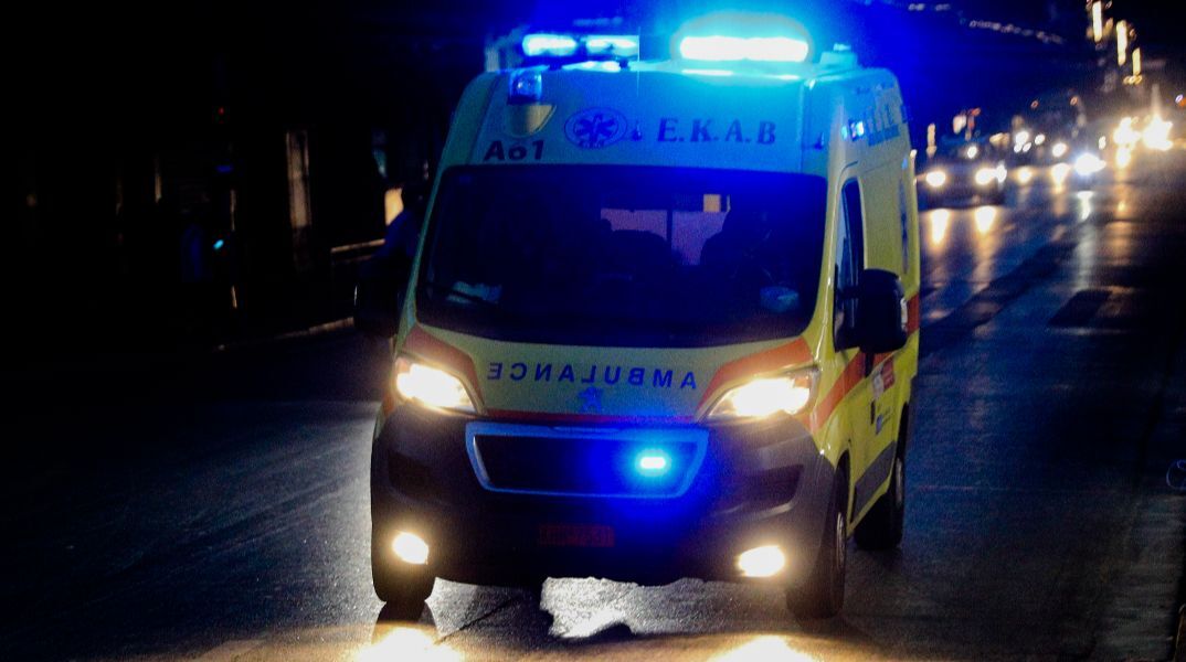 Τραγωδία στη Σύρο: Νεκρός νεαρός μοτοσικλετιστής μετά από σφοδρό τροχαίο