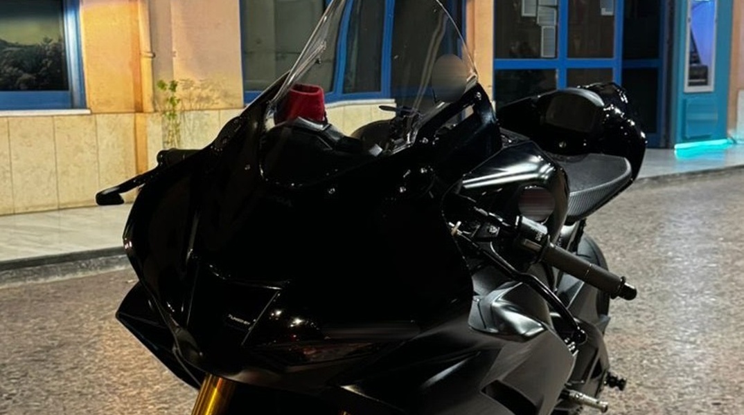 Οδηγός έτρεχε με 240 χλμ/ώρα - Ταυτοποίησαν τον 37χρονο από τα βίντεο που ανέβαζε στα social