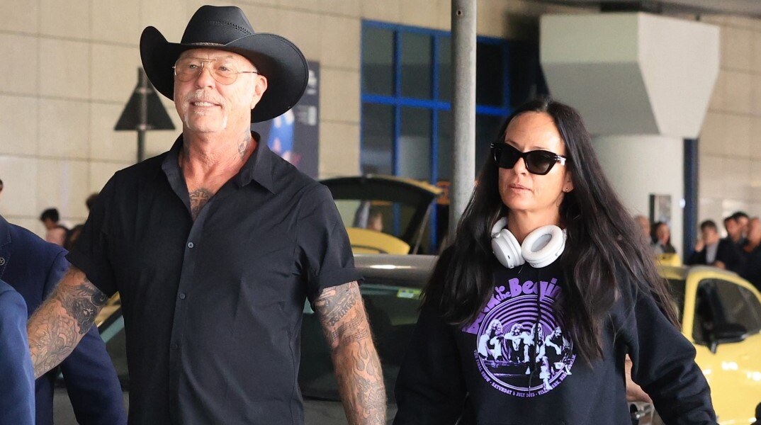 Ο Τζέιμς Χέτφιλντ, frontman των Metallica, στην Αθήνα μαζί με τη σύντροφό του