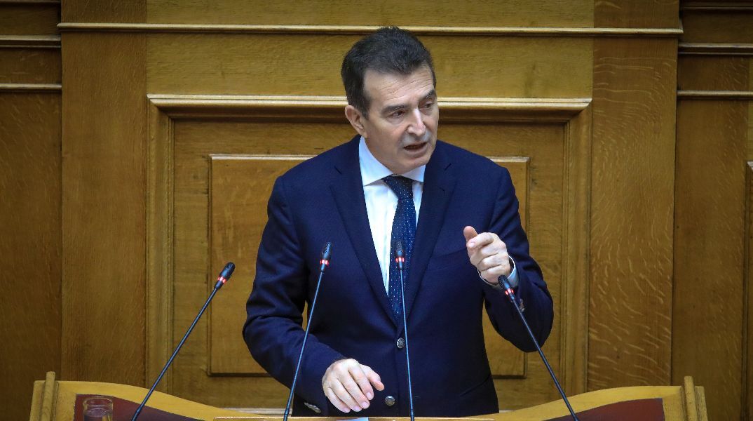 Χρυσοχοΐδης: Έρχεται πλήρης απαγόρευση για τη χρήση ηλεκτρικών πατινιών μέχρι τα 18 έτη