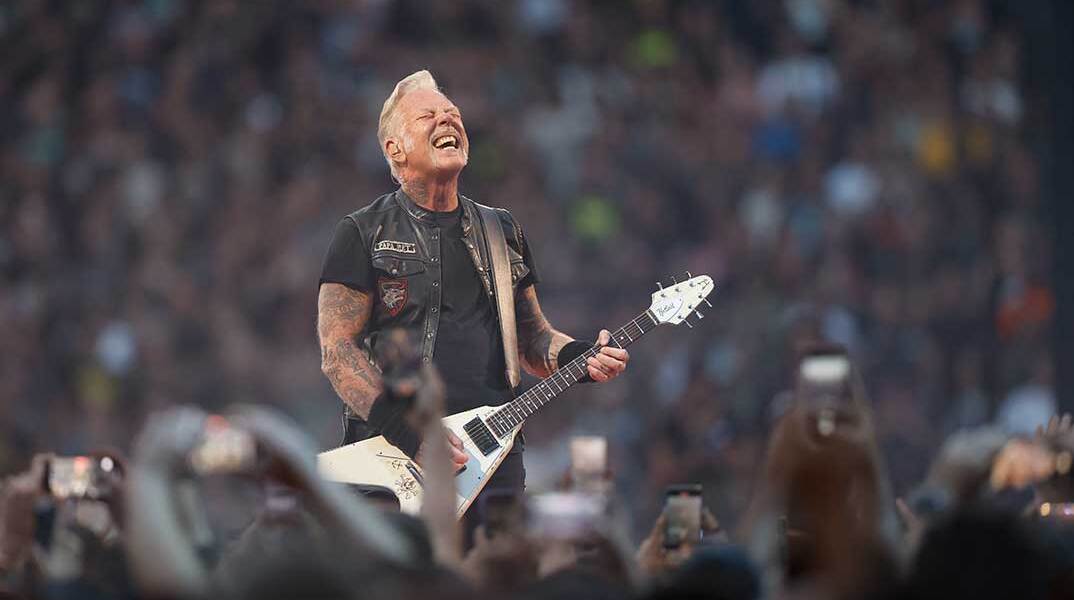 Ο Τζέιμς Χέτφιλντ σε συναυλία των Metallica