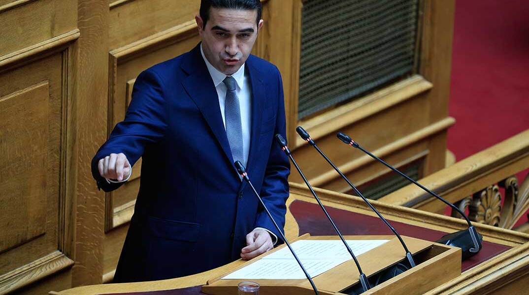 Ο Μιχάλης Κατρίνης στη Βουλή