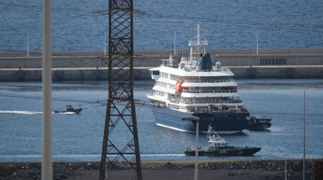 Βασιλακόπουλος για χανταϊό: Γατί μπήκε σε καραντίνα 45 ημερών ο 70χρονος Έλληνας επιβάτης