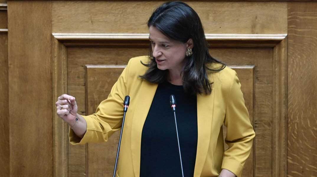 Νίκη Κεραμέως, υπουργός Εργασίας