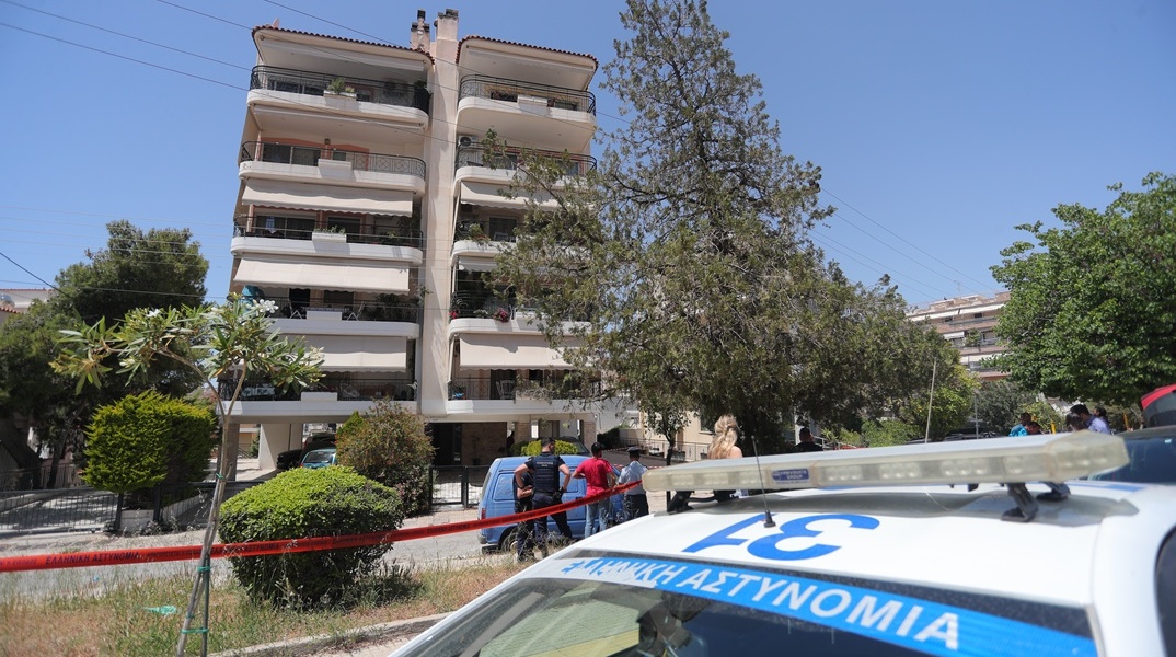 Η πολυκατοικία από την οποία έπεσαν οι δύο 17χρονες στην Ηλιούπολη