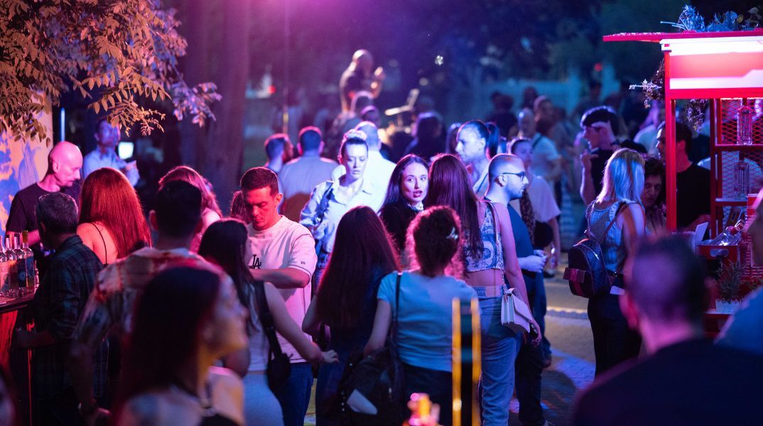 Φεστιβάλ Δήμου Αθηναίων: Η πόλη γεμίζει μουσική και δωρεάν εκδηλώσεις - Πάρτι, σινεμά και οικογενειακές δράσεις σε πάρκα και πλατείες από 14 έως 18 Μαΐου